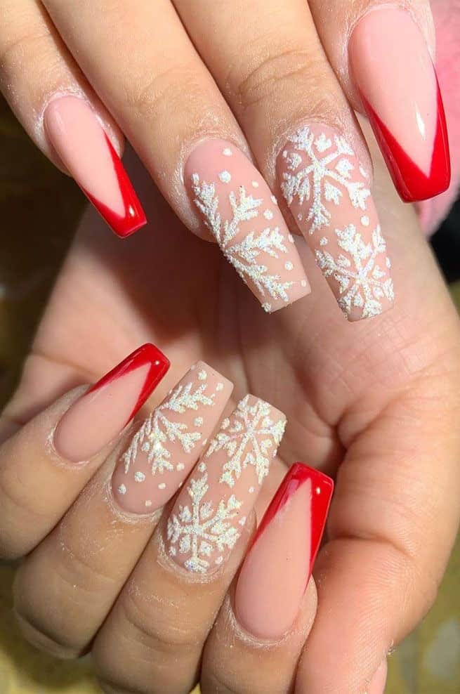 30+ Swoon-Worthy Christmas Nails you just cannot miss!