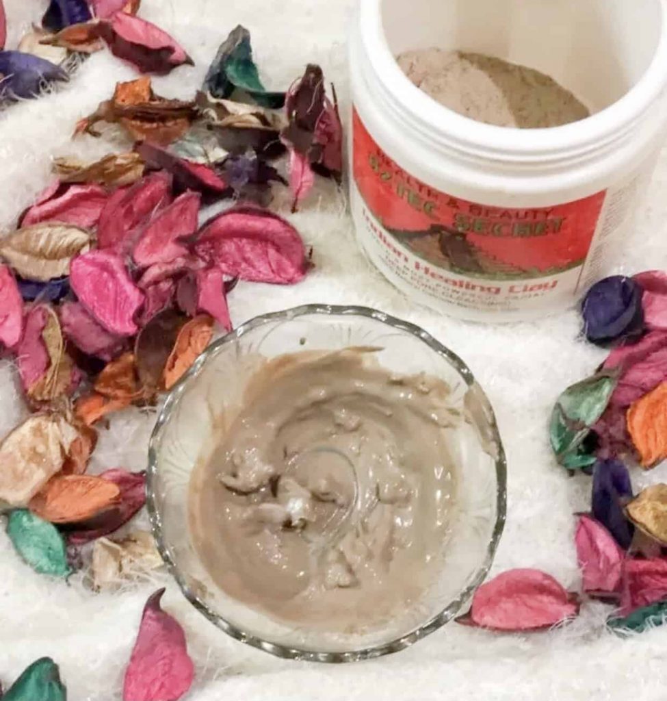 aztec indian clay mask to fight acne