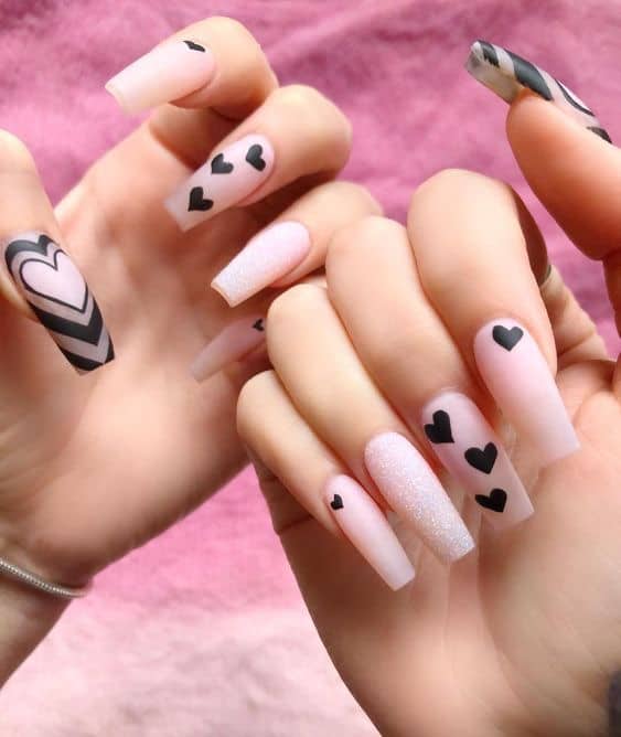 40+ Cute Valentines nails that are trendy af for 2023